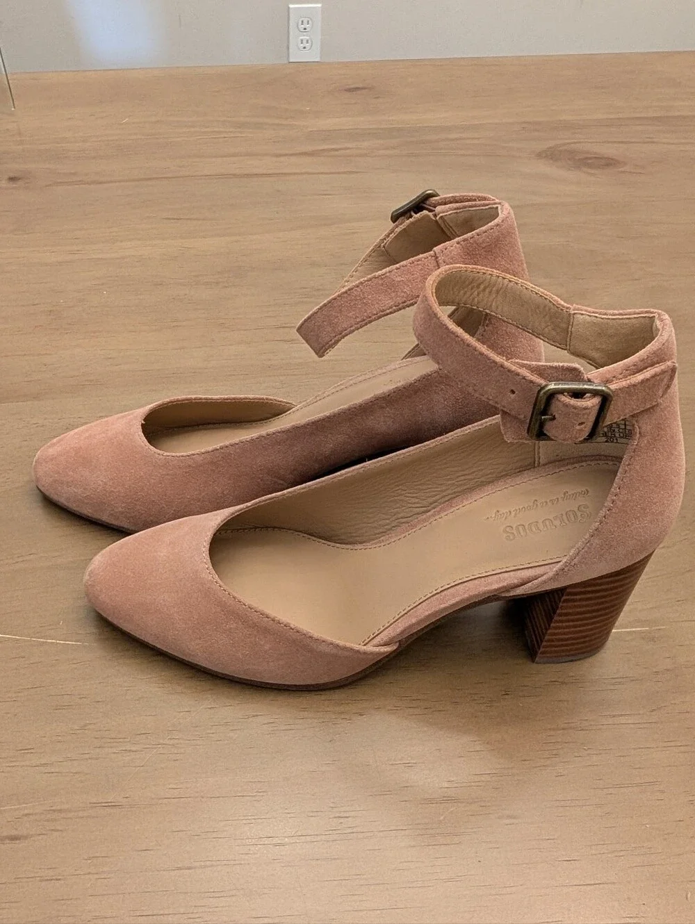 Soludos suede pumps